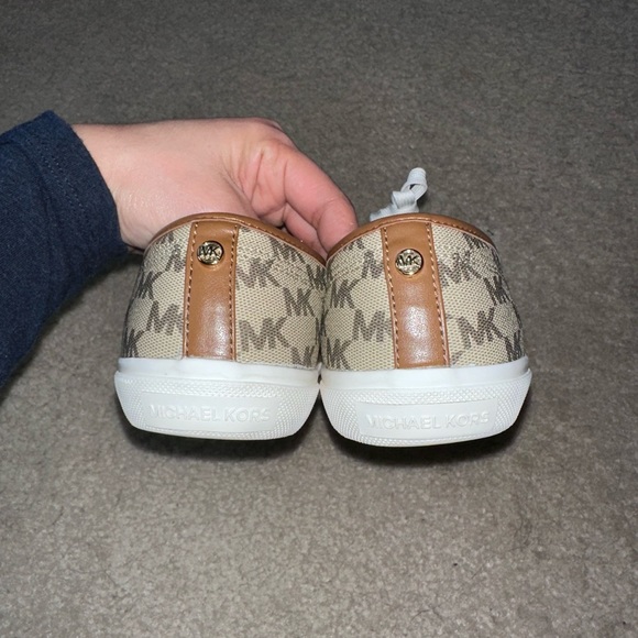 Michael Kors Sneakers - Picture 3 of 4